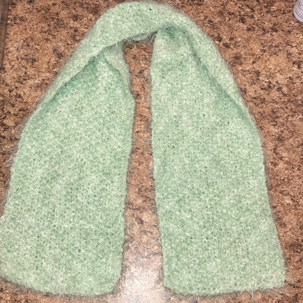 Hand Knit Scarf Mini - Picture 3 of 3